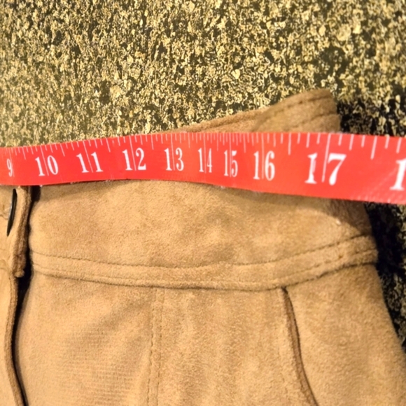 Liz Claiborne Tan Faux Suede Knee-Length Pencil Skirt Cargo Style Women size 10 - Picture 15 of 16
